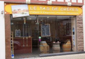 Le Tas De Crepes outside