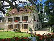 Auberge De L Artoire outside