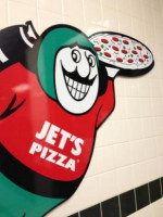 Jet's Pizza outside