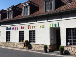 L'auberge De L'arc En Ciel outside