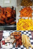 Las Necias Wings food