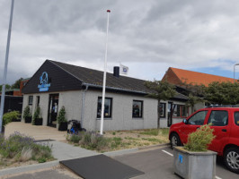 Den Blaa Elefant Streetfood Cafe outside