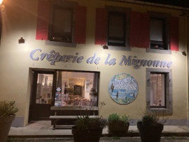 Creperie La Mignonne outside