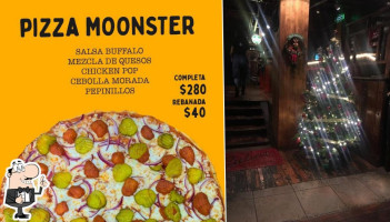 Moonster Saloon food