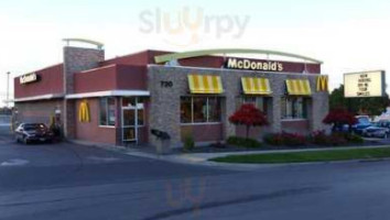 Mcdonald's outside