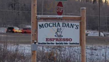 Mocha Dan's outside