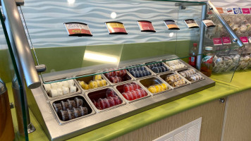 Menchie's Frozen Yogurt food