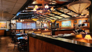 Longhorn Steakhouse inside