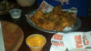 Hooters food