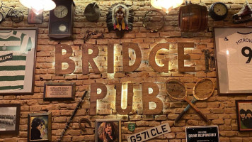 Bridge Pub inside