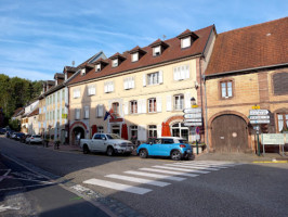 Hotel du Herrenstein outside