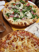 Farwest Pizza Aubagne food