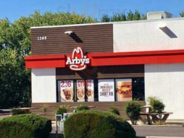 Arby's outside