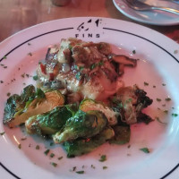 Fins Bistro food