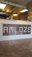 Amloze Pizza outside