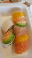 Yoshi Sushi food