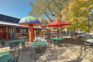 Mellow Mushroom inside