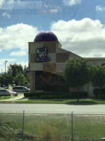 Chuck E. Cheese outside