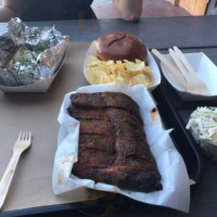 Lone Pine Smoke House food