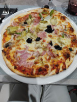 La Pate A Pizza food