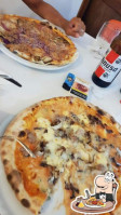 Pizzeria Capo Ferrato food