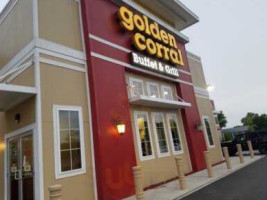 Golden Corral outside