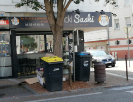 Ichi Sushi outside