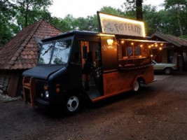 Poffertjes Foodtruck Poffertjes Kraam Dirk Poffers outside