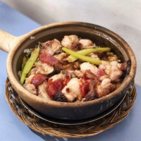 Lian He Ben Ji Claypot food