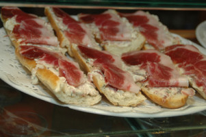 Jamoneria Sarmiento food