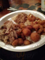 Mutts Bbq food