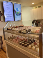 Gigi's Cupcakes food