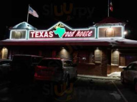 Texas Roadhouse outside