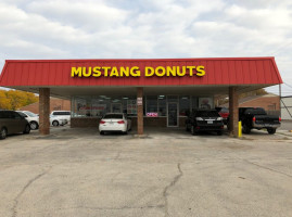 Mustang Donuts food