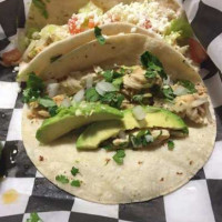 Vero's Tacos food