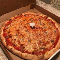 Full Circle Pizza, LLC food