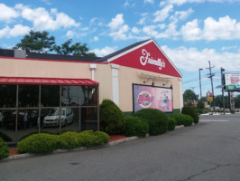 Friendly's outside