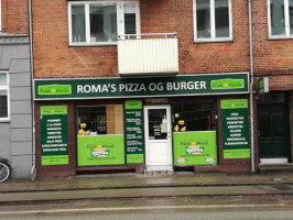 Romas Pizza outside