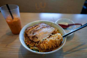 Simply Ramen food