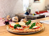 Zoran's Pizzeria food