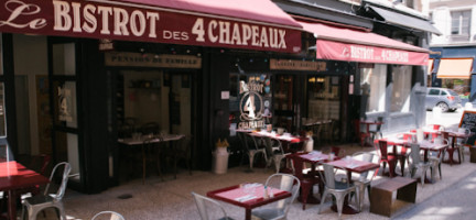 Le Bistrot Des 4 Chapeaux inside