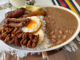 Rinconcito Colombiano food