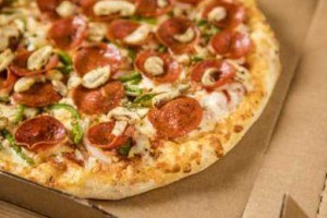 Domino's Pizza Piedade food