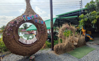 ร้านห้อยขาบางเลน ณ ตี๋ ขวัญเรือน เป็ดพะโล้ บางเลน outside