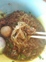 ก๋วยเตี๋ยว ป้าทอง food