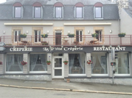 La P'tite Creperie outside