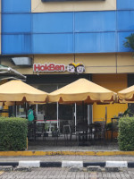 Hokben Daan Mogot outside