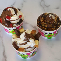 Sweet Frog Yogurt food