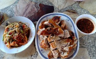 คุณแดงไก่ย่าง หมูหัน วัวหัน food