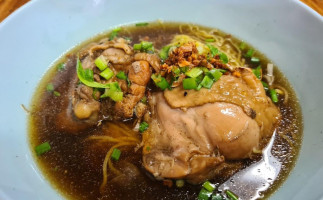 เตี่ยเตี๋ยวหมูตุ๋น เขาคิชฌกูฏ จันทบุรี food